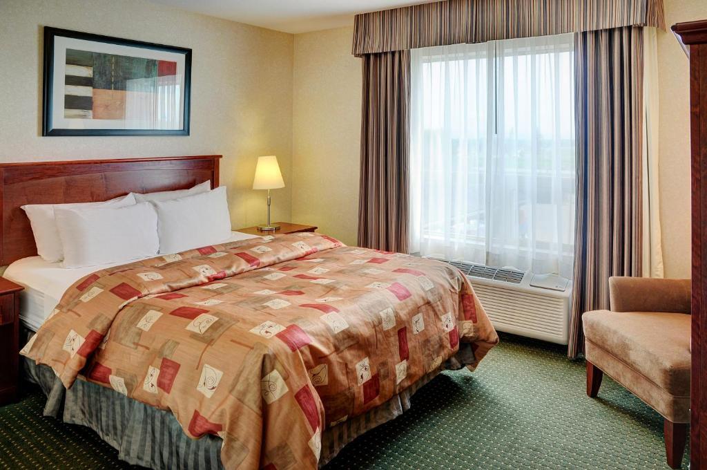 Lakeview Inns & Suites - بحيرة سليف الغرفة الصورة