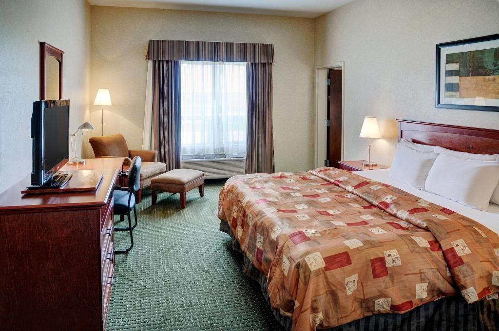 Lakeview Inns & Suites - بحيرة سليف المظهر الخارجي الصورة